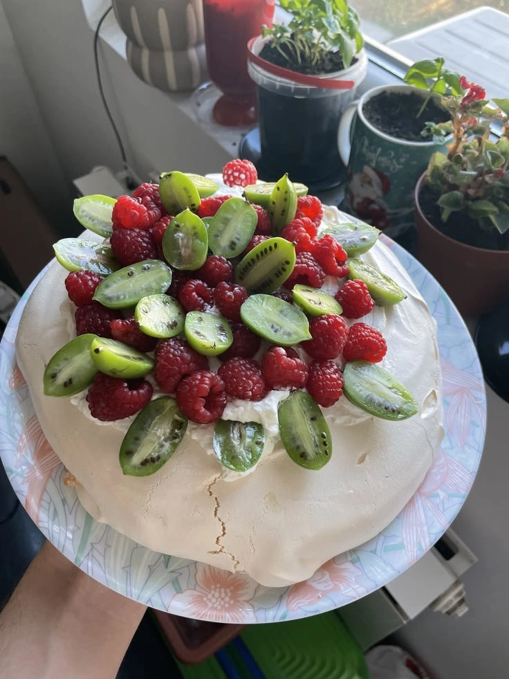 Photo of Pavlova cake