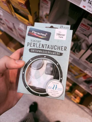 German disposable underwater film camera!